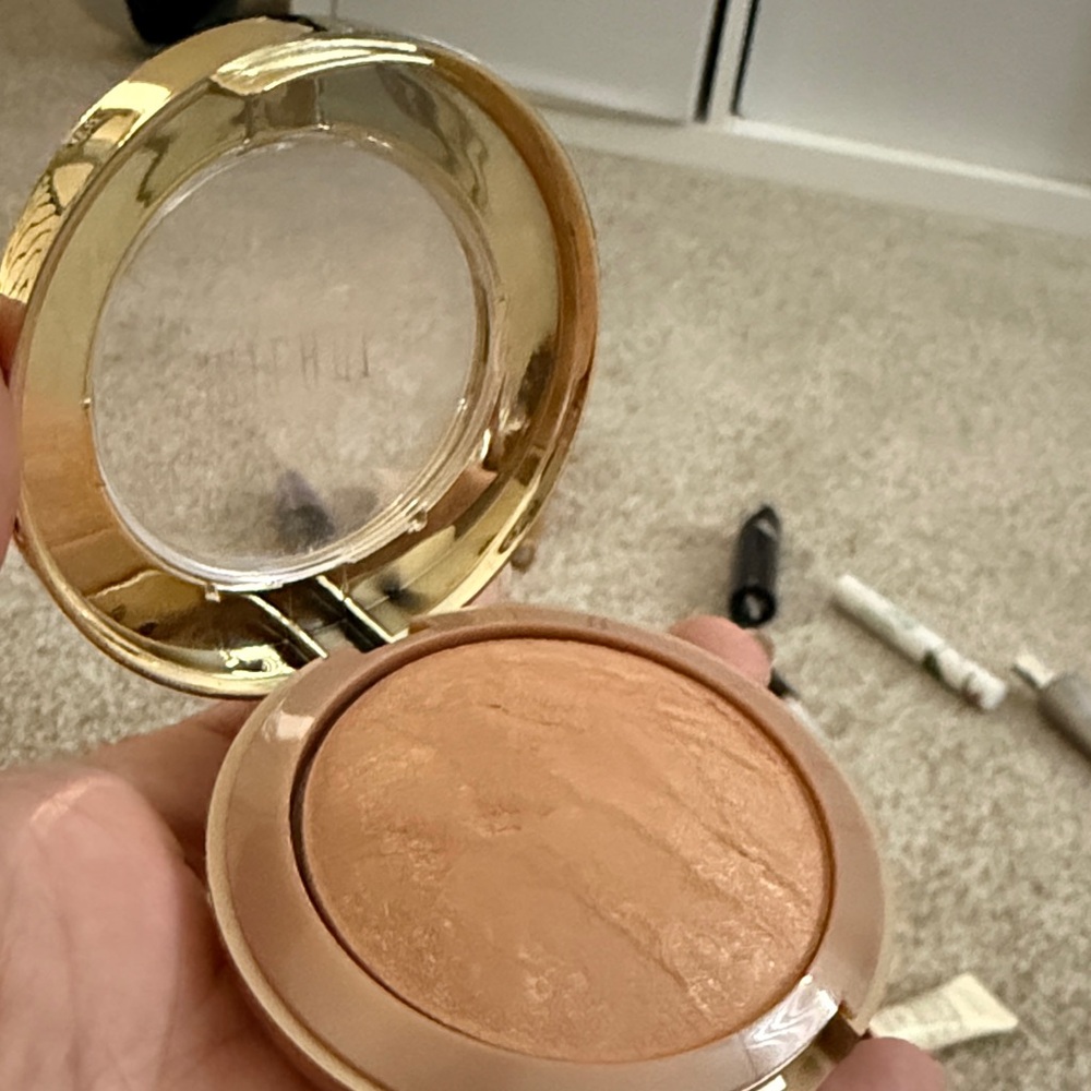 Milani Radiant Bronzer - Warm Gold